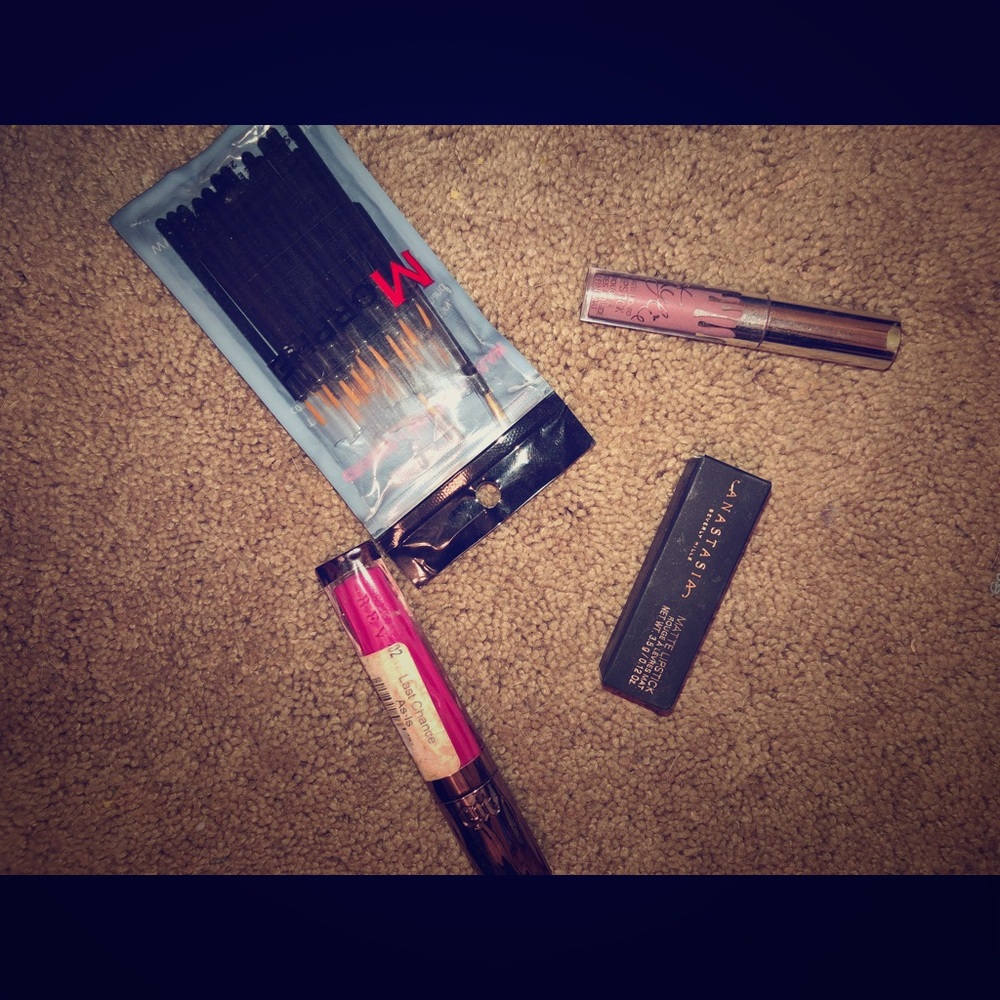 Lot 4 Makeup Bundle! Anastasia Kylie Urban Decay